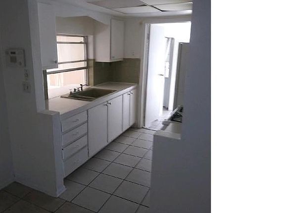 3rd image of 6828 NW 26th St