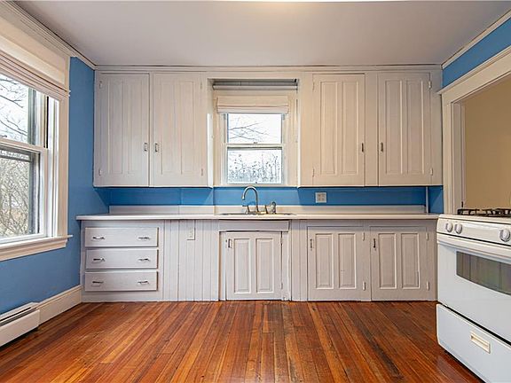 5th image of 43 Lincoln Ave
