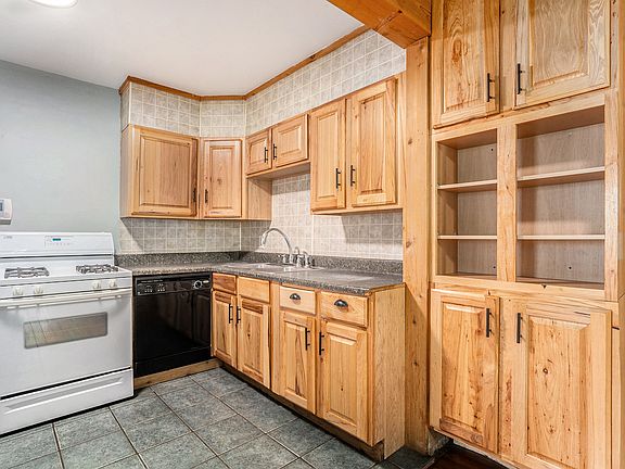 4th image of 1208 Greenwood Ave