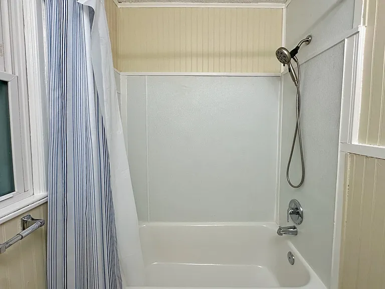 Shower/tub combination