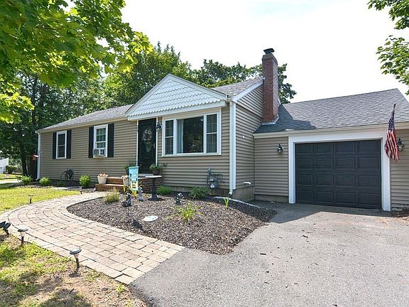 5th image of 327 Pond St