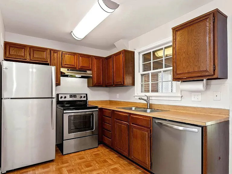 1902 Curtis Ct SE — Photo 9