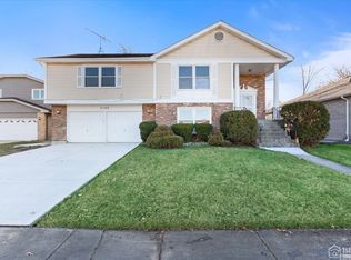 3105 Shagbark Ln, Hazel Crest, IL 60429