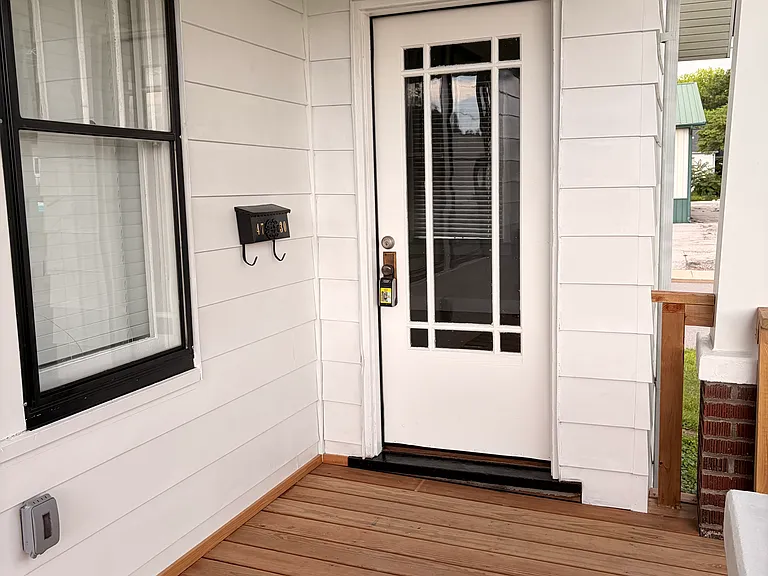 4730 Walter St — Photo 2