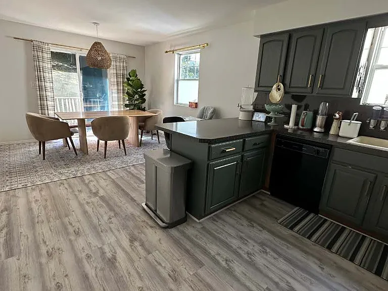 80 Belmont Pl — Photo 8