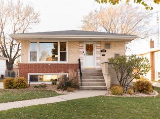 8226 Mayfield Ave, Burbank, IL