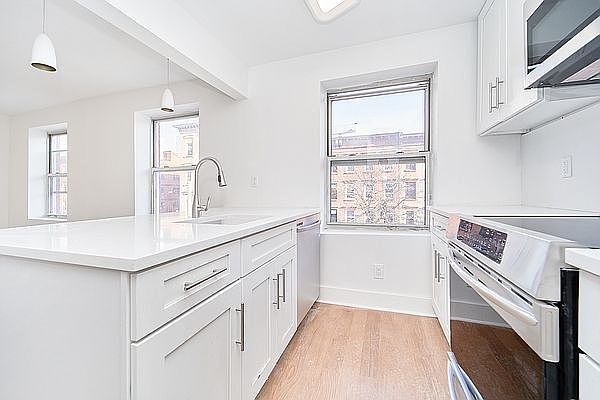 1st image of 162 Court St #3