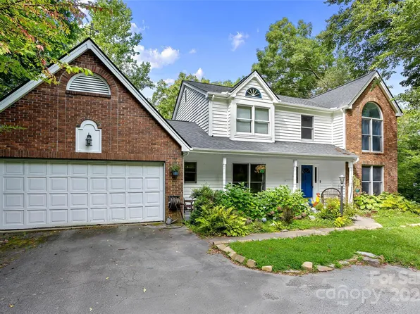 111 Ballantree Dr, Asheville, NC 28803
