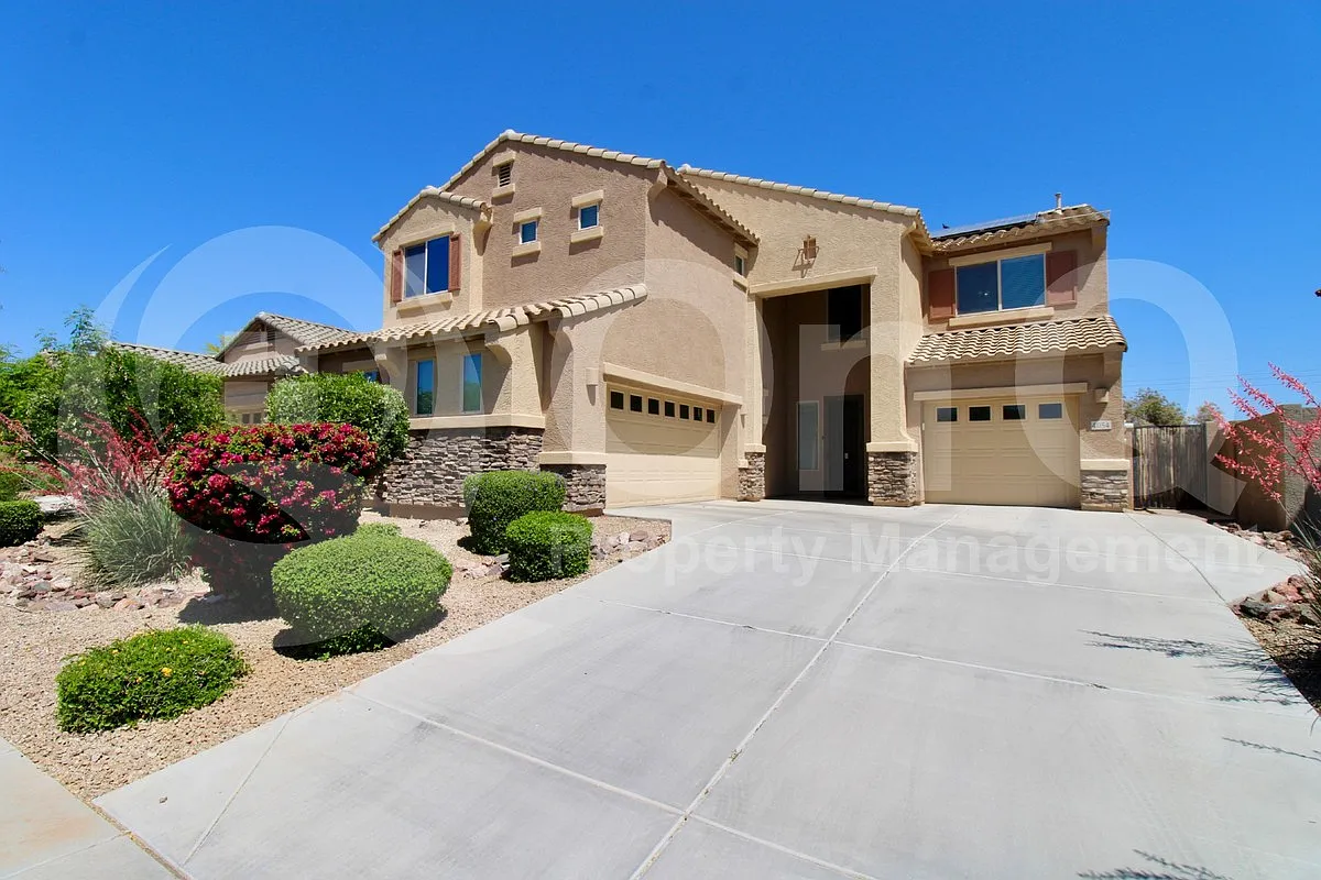 4 bed, 2.5 bath, 3508 sqft, $4,550 — Photo 2