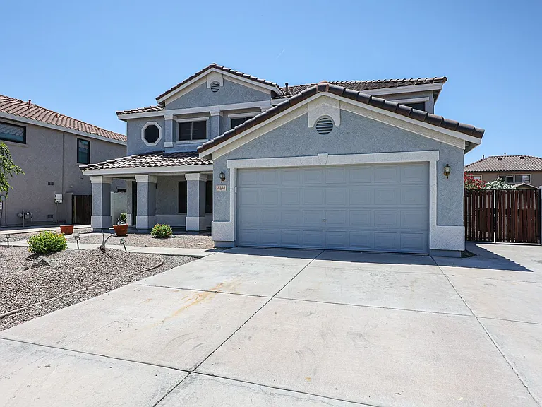 3385 E Longhorn Dr — Photo 2