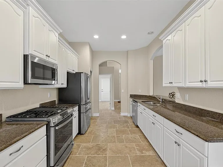 1039 Emerald Dunes Dr — Photo 25