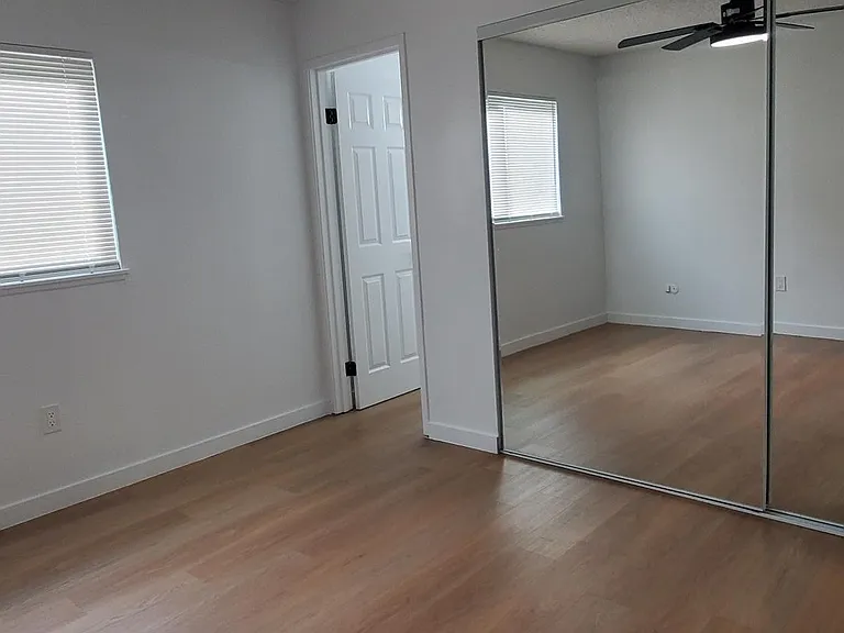 Sierra Gardens — Photo 32