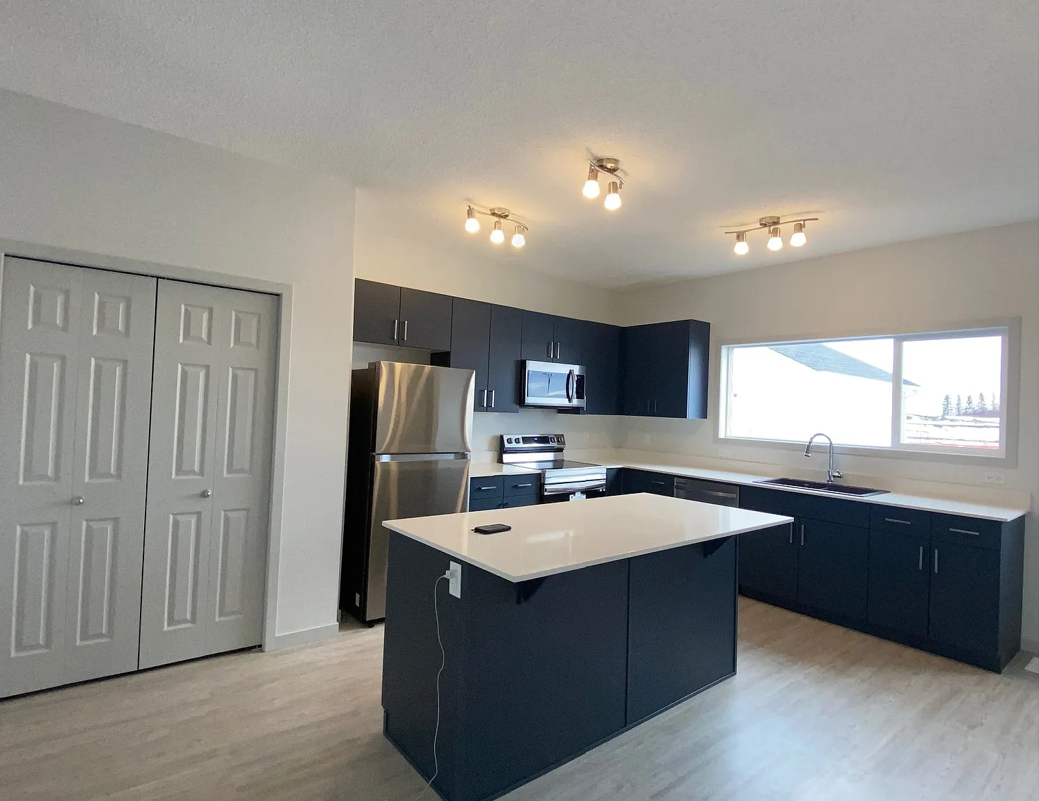 Upper Floor - 6285 175A Avenue NW, Edmonton, AB — Photo 4