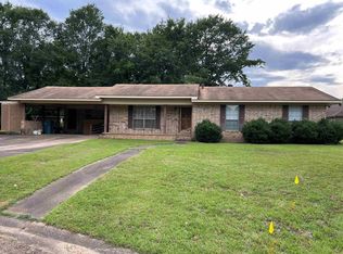 1421 Bluebird Cir, Magnolia, AR 71753