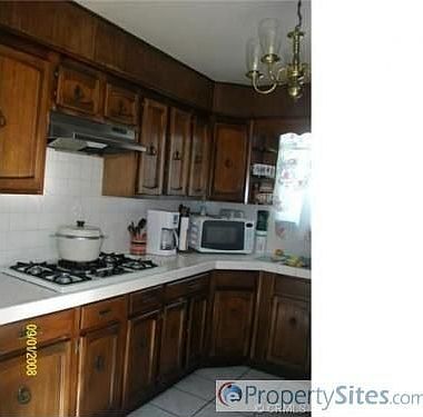 3rd image of 15448 Ector St