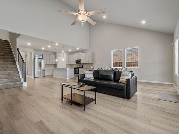 3rd image of 8327 Valburn Dr