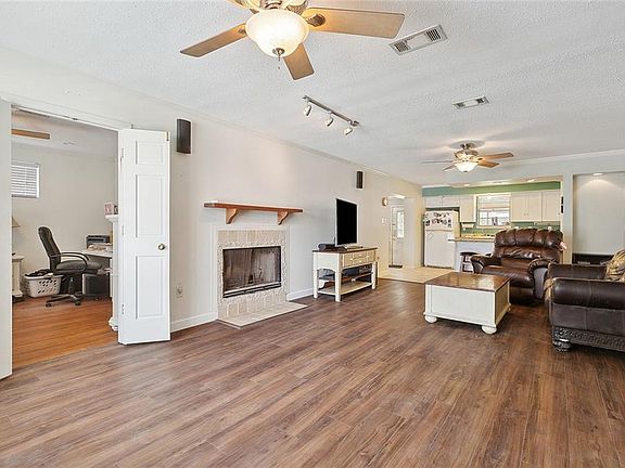 4th image of 2712 Belmont Pl