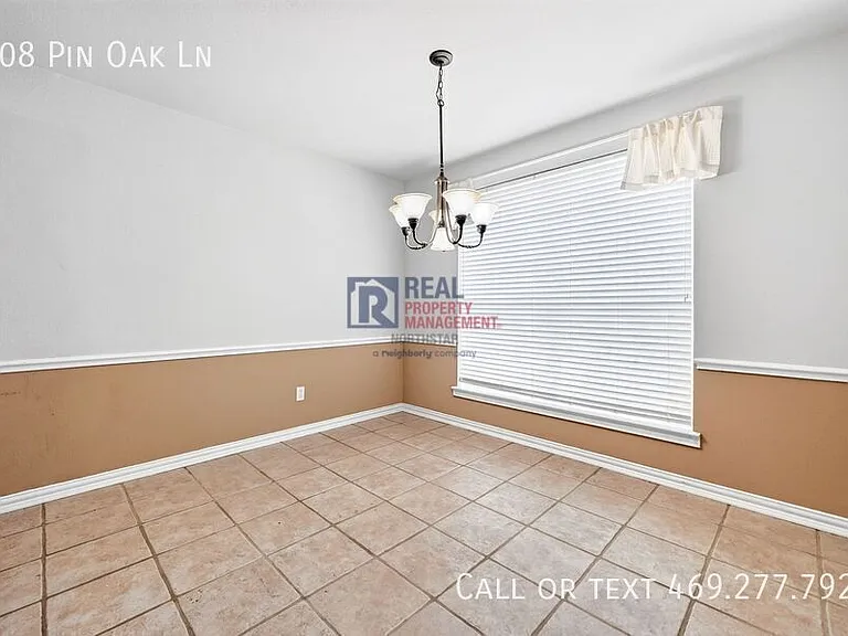 308 Pin Oak Ln — Photo 8