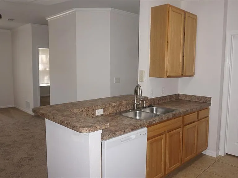2402 Courtney Meadows Ct #101 — Photo 13
