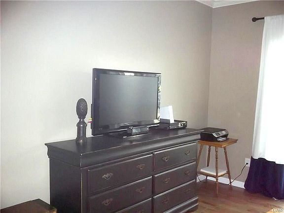 3rd image of 1622 Middlefield Ct