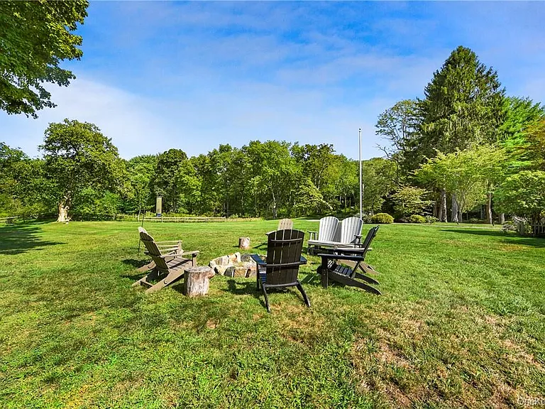 106 Old Stone Hill Rd — Photo 25