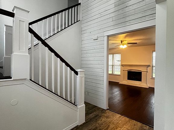 5th image of 6406 Mill Valley Dr