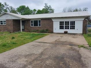 414 E Oak St, Coweta, OK 74429