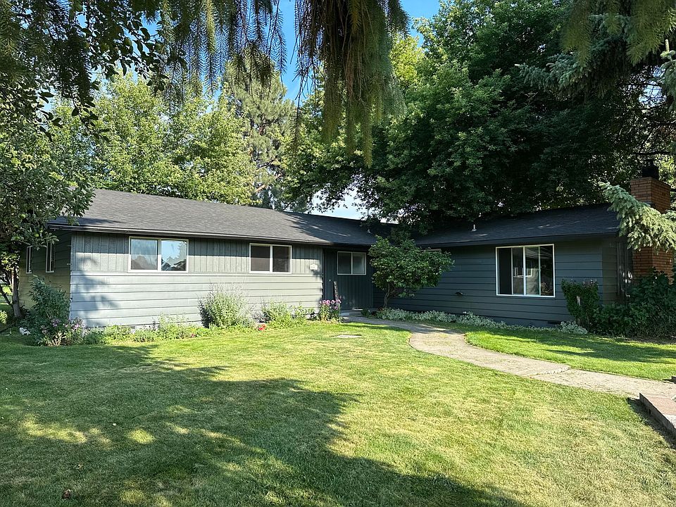 1st image of 394 NE Orchard Ln