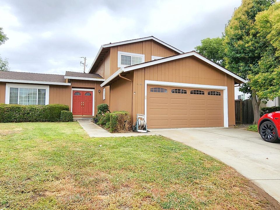 1st image of 1084 Gruwell Pl
