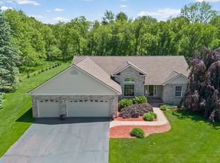 5800 Jeanne Marie Dr, White Lake, MI 48383