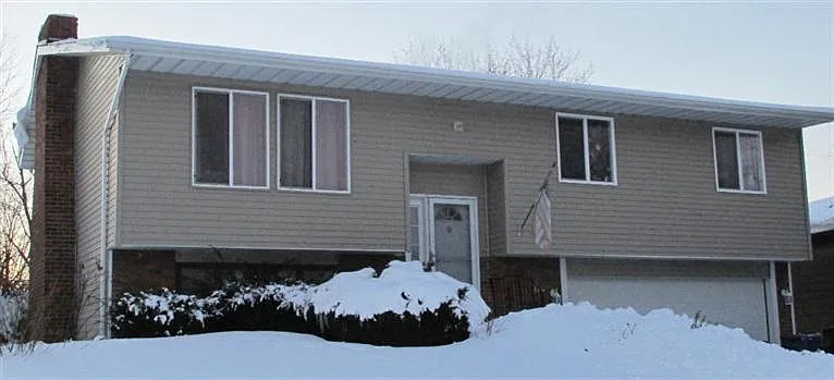 87 Maple Ct photo 1