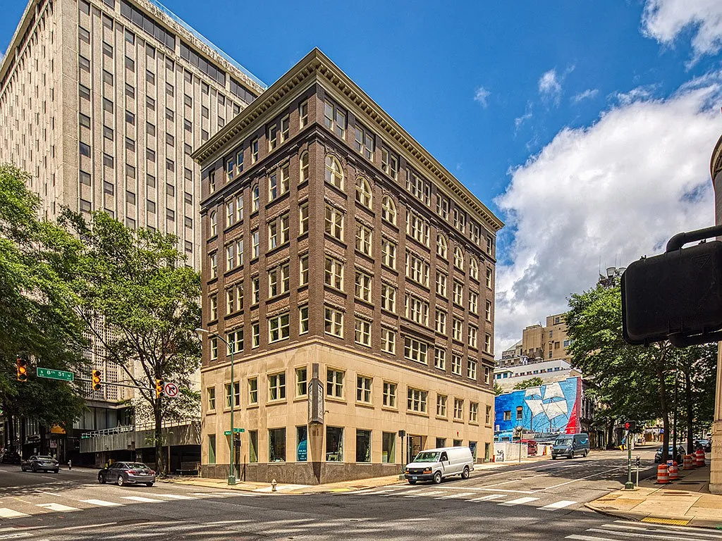 Stumpf Flats on Main — Photo 1