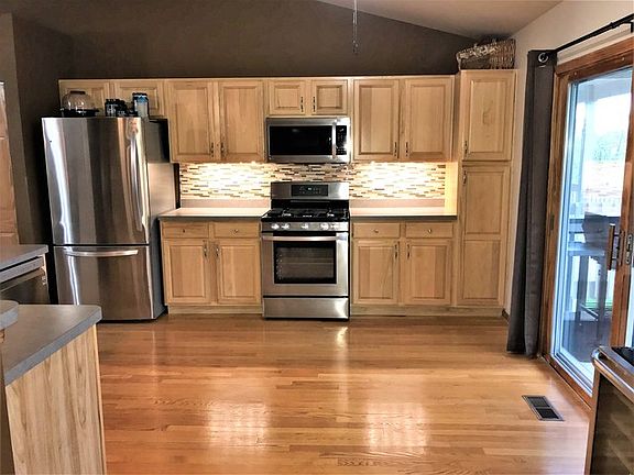 3rd image of 6842 Zurich Ct