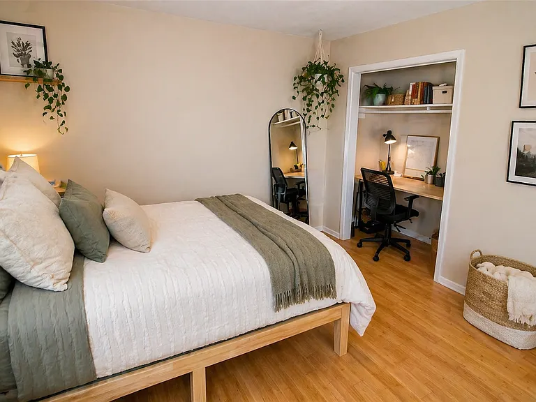 202 E 45th St #203 — Photo 1