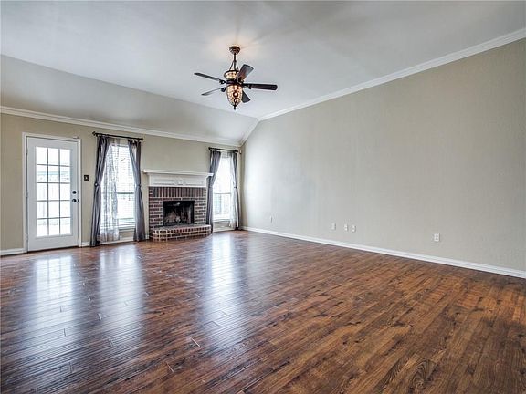 3rd image of 8434 Odell St