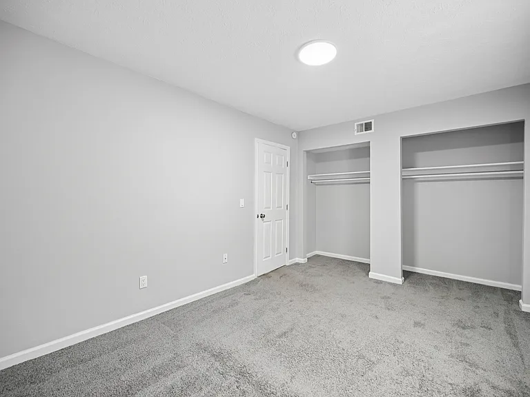 Virginia Creek Apartments — Photo 29