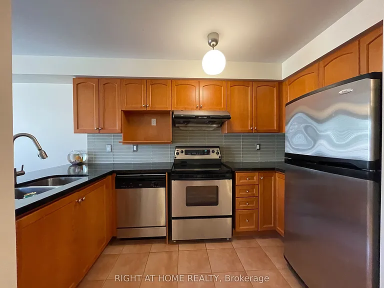 753 Bur Oak Ave — Photo 8
