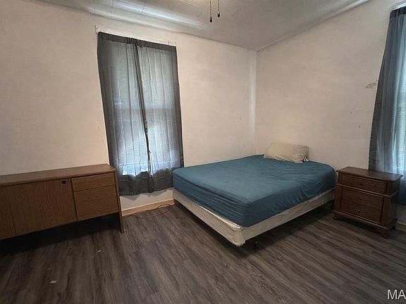 4th image of 821 12th St