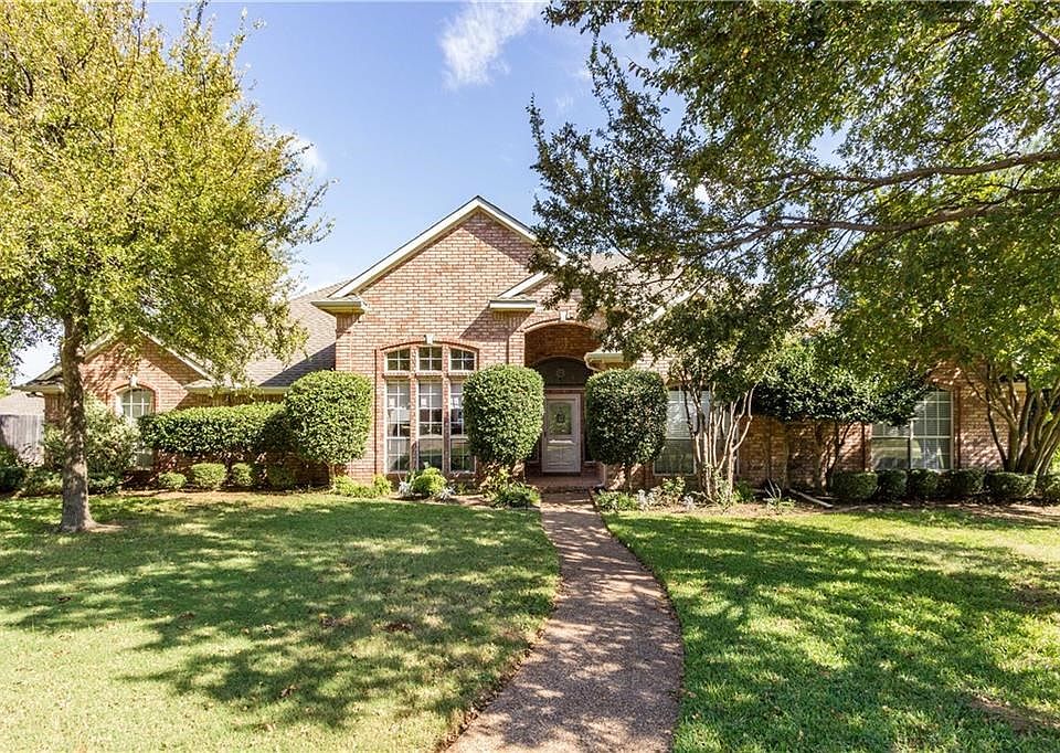 One story 4 bedroom home with a study on a half acre culdesac lot.
