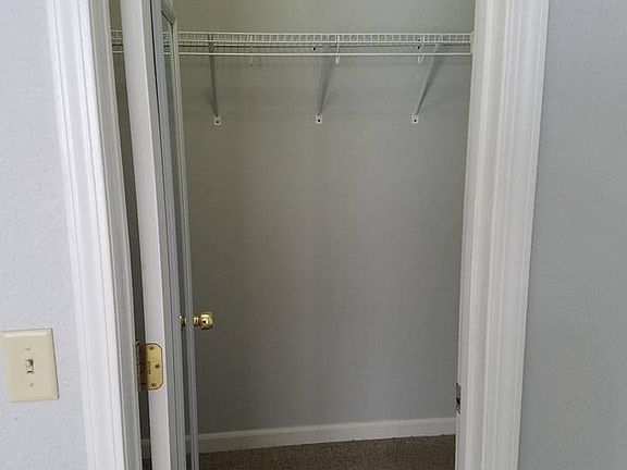 4th image of 212 Whiting St