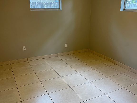 5th image of 1021 E 10th Ave