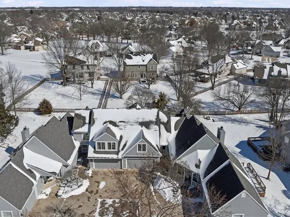 310 SW Raintree Dr, Lees Summit, MO 64082