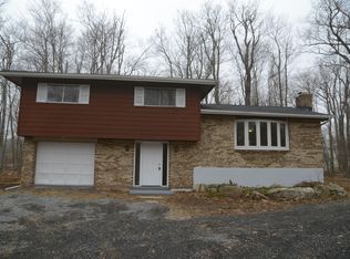 1383 Kilmer Rd, Tobyhanna, PA 18466