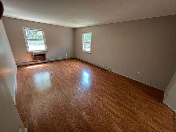 3rd image of 13793 Cedar Rd APT 305B