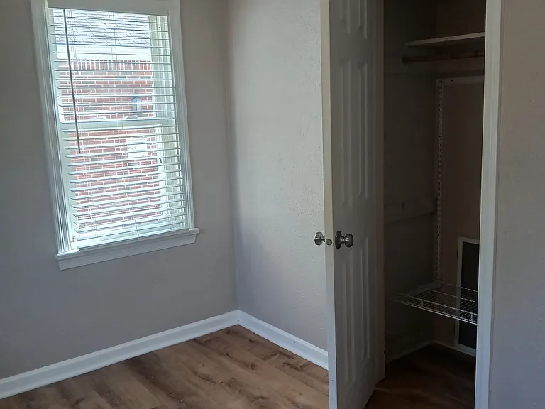 1214 Elmwood Rd — Photo 9