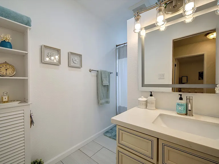 6237 Hancock Ave — Photo 34