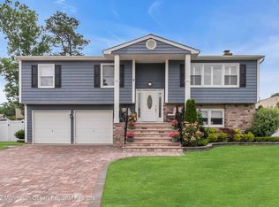 22 Evergreen Pl, Howell, NJ 07731
