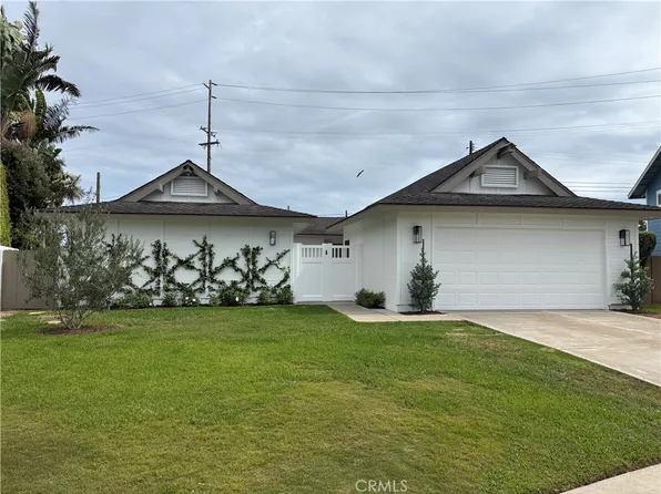 9202 Aloha Dr, Huntington Beach, CA 92646