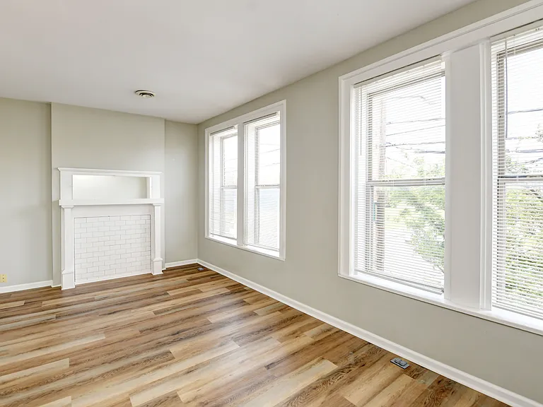 1445 E Main St #A — Photo 22