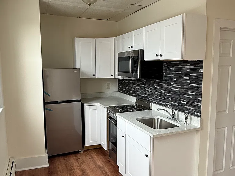 527 Northampton St #403 — Photo 1